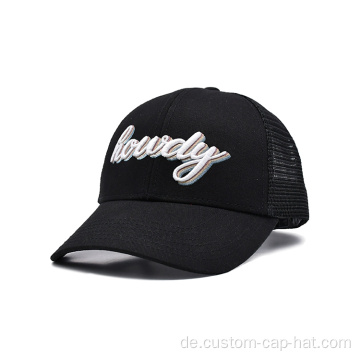 Bestickte schwarze Trucker -Kappe